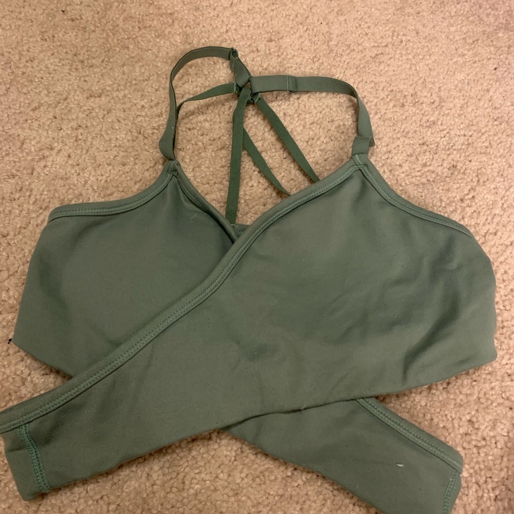 Alphalete Sports Bra (Olive Green)